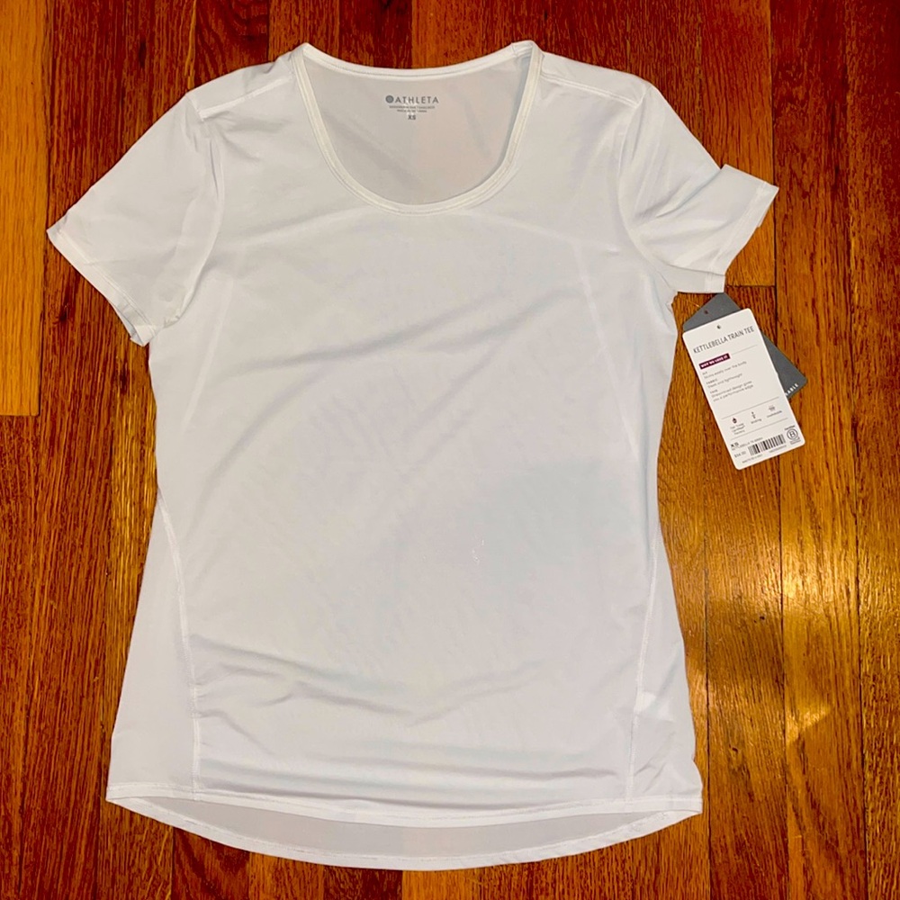 Athleta Kettlebella Train Tee.